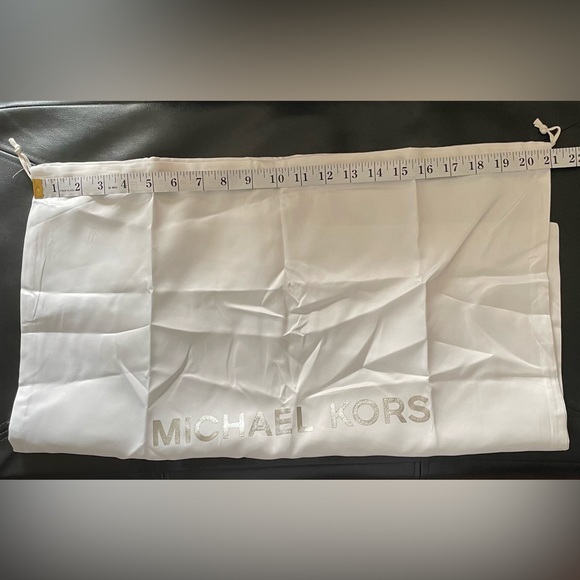 New Michael Kors Large Storage/Dust Bag White & Silver Lettering - Picture 8 of 8